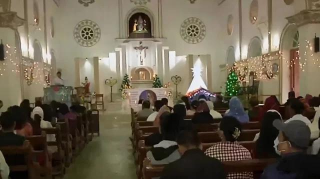 প্রার্থনার মধ্য দিয়ে বড়দিনের আনুষ্ঠানিকতা শুরু – DesheBideshe প্রার্থনার মধ্য দিয়ে বড়দিনের আনুষ্ঠানিকতা শুরু – DesheBideshe