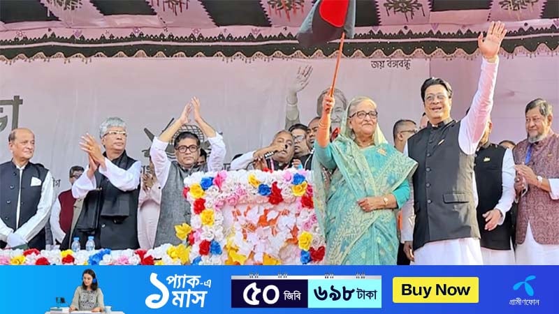 নিজের দুই সন্তানের মতো হাসিনা-রেহানাকে আগলে রাখার আশ্বাস দিলেন ফেরদৌস – DesheBideshe নিজের দুই সন্তানের মতো হাসিনা-রেহানাকে আগলে রাখার আশ্বাস দিলেন ফেরদৌস – DesheBideshe