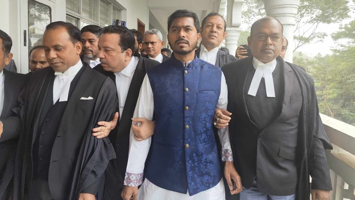 এভাবে বললে বিচার বিভাগ ভেঙে পড়বে – DesheBideshe এভাবে বললে বিচার বিভাগ ভেঙে পড়বে – DesheBideshe