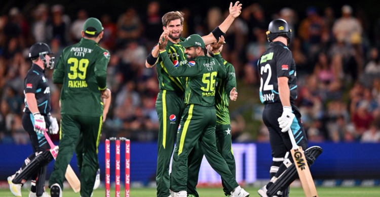 নিউজিল্যান্ডকে হারিয়ে হোয়াইটওয়াশের লজ্জা এড়ালো পাকিস্তান – DesheBideshe নিউজিল্যান্ডকে হারিয়ে হোয়াইটওয়াশের লজ্জা এড়ালো পাকিস্তান – DesheBideshe