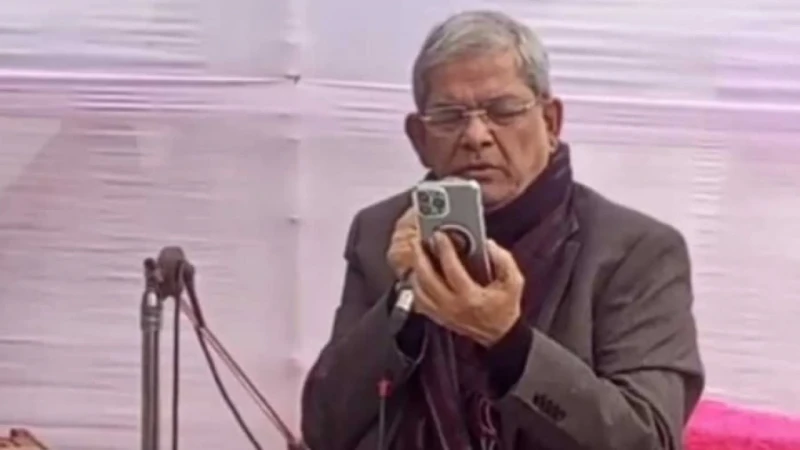 শৈশবের বন্ধুদের মিলনমেলায় রবীন্দ্রনাথের কবিতা আবৃত্তি করলেন মির্জা ফখরুল – DesheBideshe শৈশবের বন্ধুদের মিলনমেলায় রবীন্দ্রনাথের কবিতা আবৃত্তি করলেন মির্জা ফখরুল – DesheBideshe
