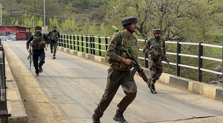 কাশ্মীর সীমান্তে ফের ভারত-পাকিস্তান সেনাদের গোলাগুলি – DesheBideshe কাশ্মীর সীমান্তে ফের ভারত-পাকিস্তান সেনাদের গোলাগুলি – DesheBideshe