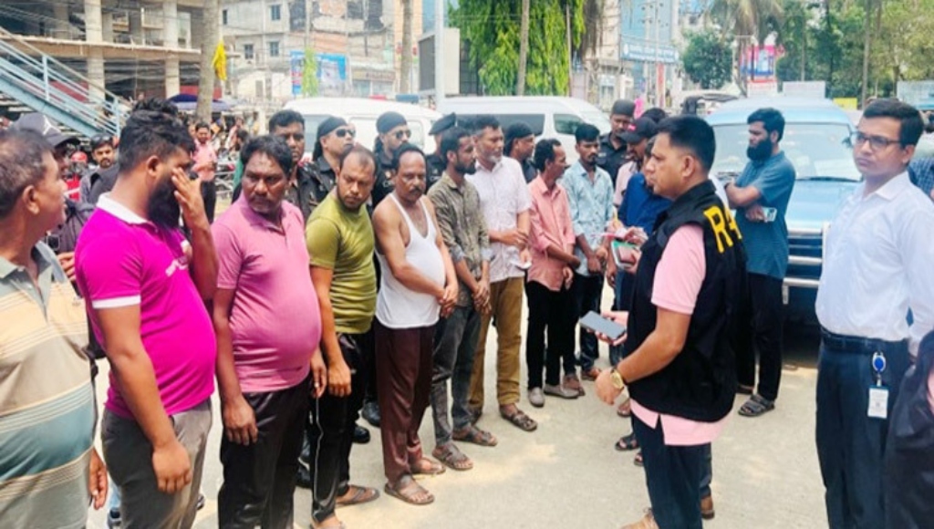 ময়মনসিংহ মেডিকেল থেকে ‘দালাল চক্রের’ ১৪ জন আটক – DesheBideshe