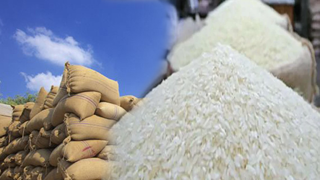 ভারত থেকে চট্টগ্রাম বন্দরে পৌঁছাল আরও ১০ হাজার ৮৫০ মেট্রিক টন চাল – DesheBideshe ভারত থেকে চট্টগ্রাম বন্দরে পৌঁছাল আরও ১০ হাজার ৮৫০ মেট্রিক টন চাল – DesheBideshe