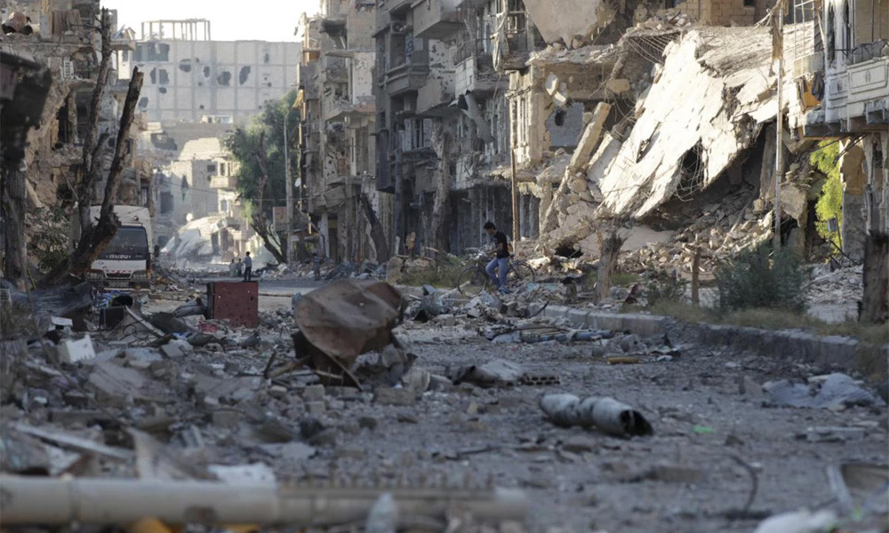 যৌথভাবে সিরিয়ায় আইএসের ওপর বিমান হামলা চালালো ফ্রান্স ও ব্রিটেন – DesheBideshe