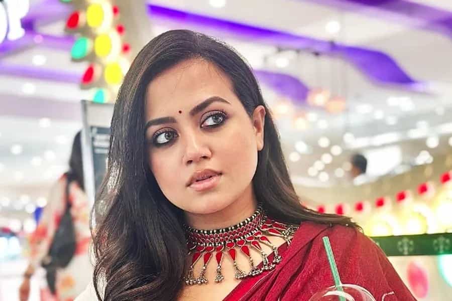 মাঝরাস্তায় মদ্যপ চালকের হেনস্তার শিকার অভিনেত্রী অহনা দত্ত – DesheBideshe মাঝরাস্তায় মদ্যপ চালকের হেনস্তার শিকার অভিনেত্রী অহনা দত্ত – DesheBideshe