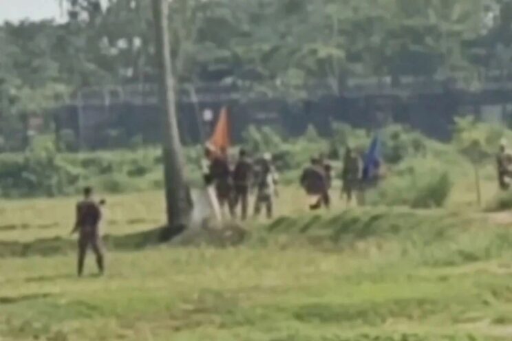 নওগাঁ সীমান্তে ৯ নারী ও শিশুকে ফিরিয়ে নিয়ে গেছে বিএসএফ – DesheBideshe