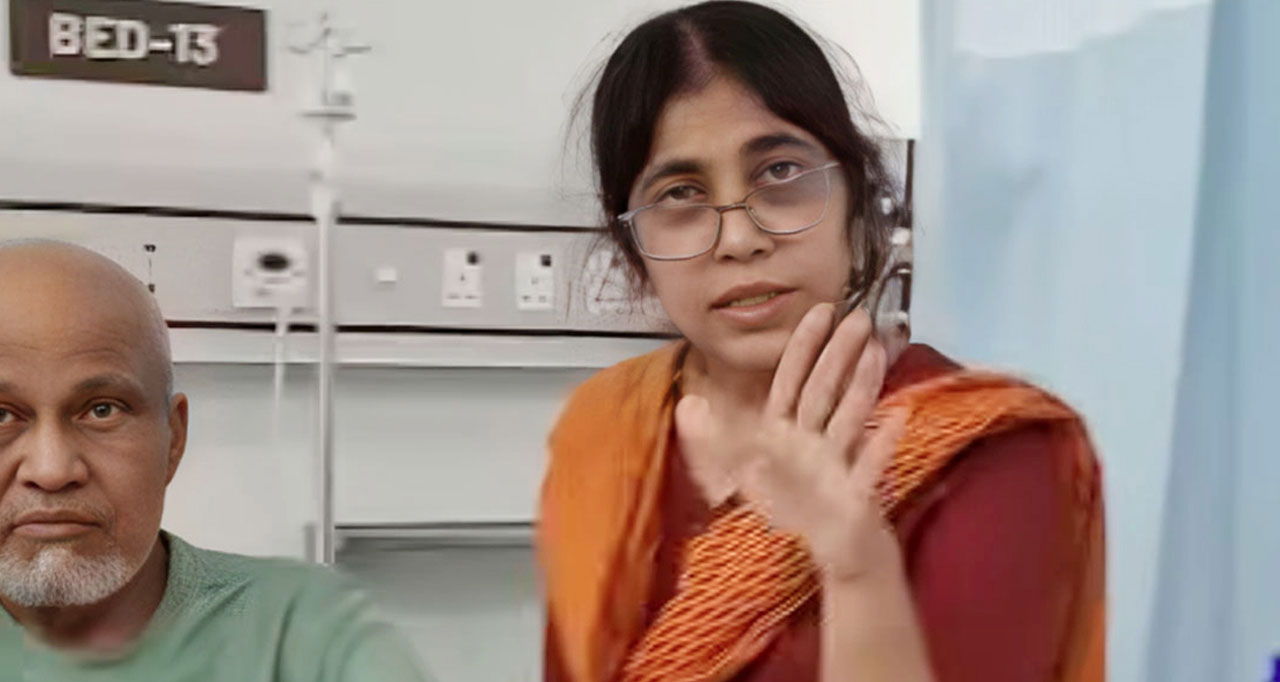 হাসপাতালের বেডে অসুস্থ বৃদ্ধের সামনে জমি-সংক্রান্ত কাগজ, ভাইরাল ভিডিও